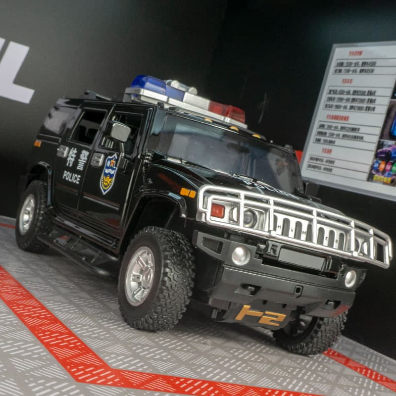 Black Mamba H2583 simulation H2 police car alloy model car ornaments pull back sound and light Public Security toy car Children
