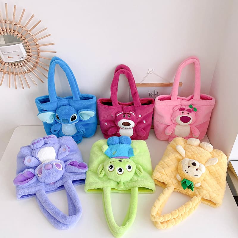 2023 Winter Cute Pineapple Pooh Sweet Girl Shoulder Bag Street Versatile Plush Women's Bag Plush Sweetheart