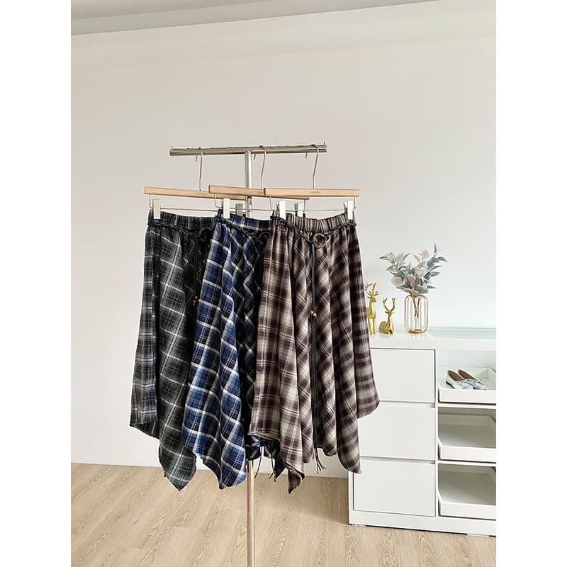 Retro Romantic Asymmetrical Contrasting Brushed Plaid Skirt Autum Style Large Hem Plaid Long Umbrella Skirt