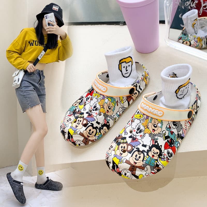 Spring Croc Shoes for Female Couples New Beach Cartoon Garden Shoes Outdoor Baotou Outerwear Pvc Casual Sandals for Men