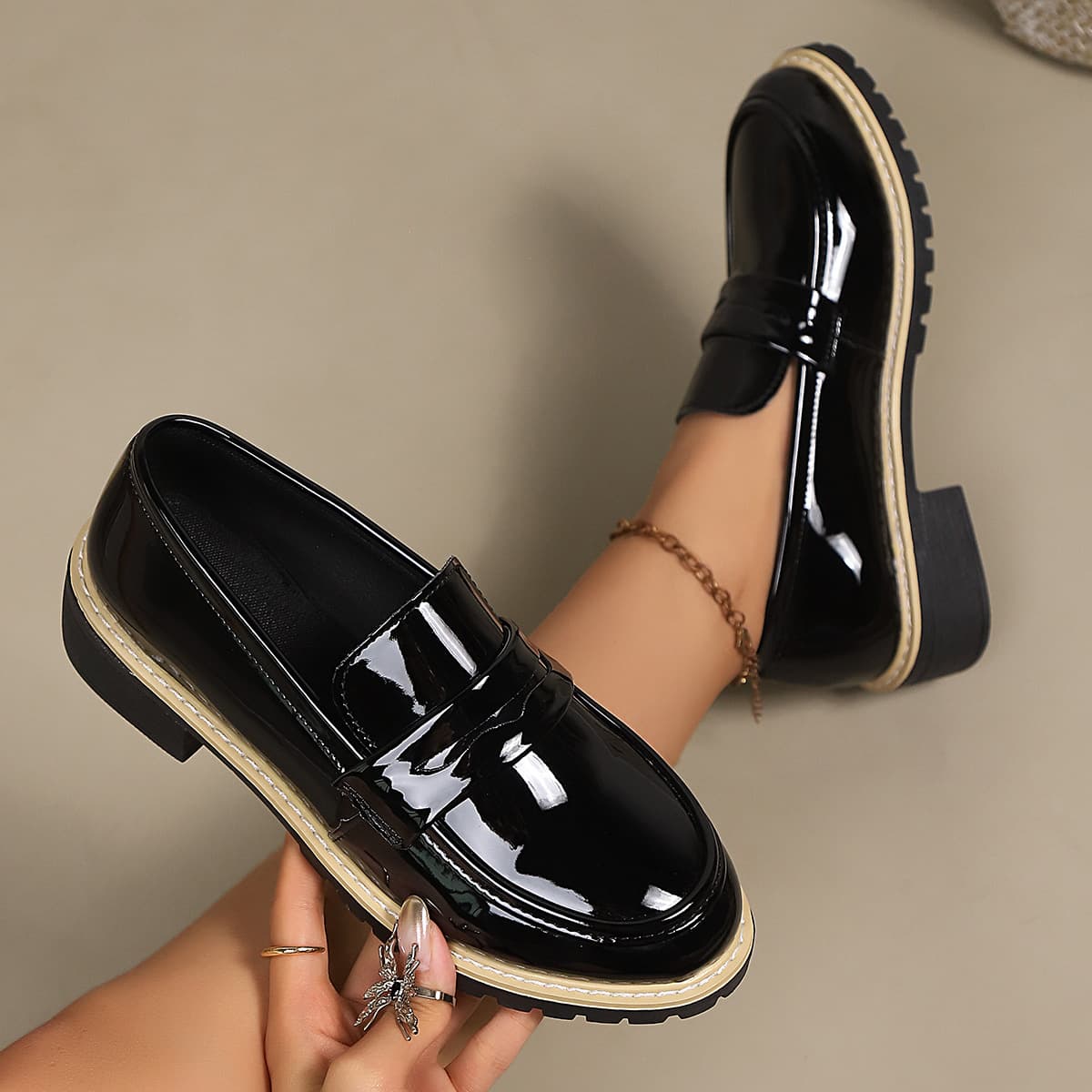 Spring and Autumn Small Leather Shoes, Student Women's Shoes, French Retro Loafers, Thick Heel Single Shoes, Mary Jane Shoes, Casual Leather Shoes