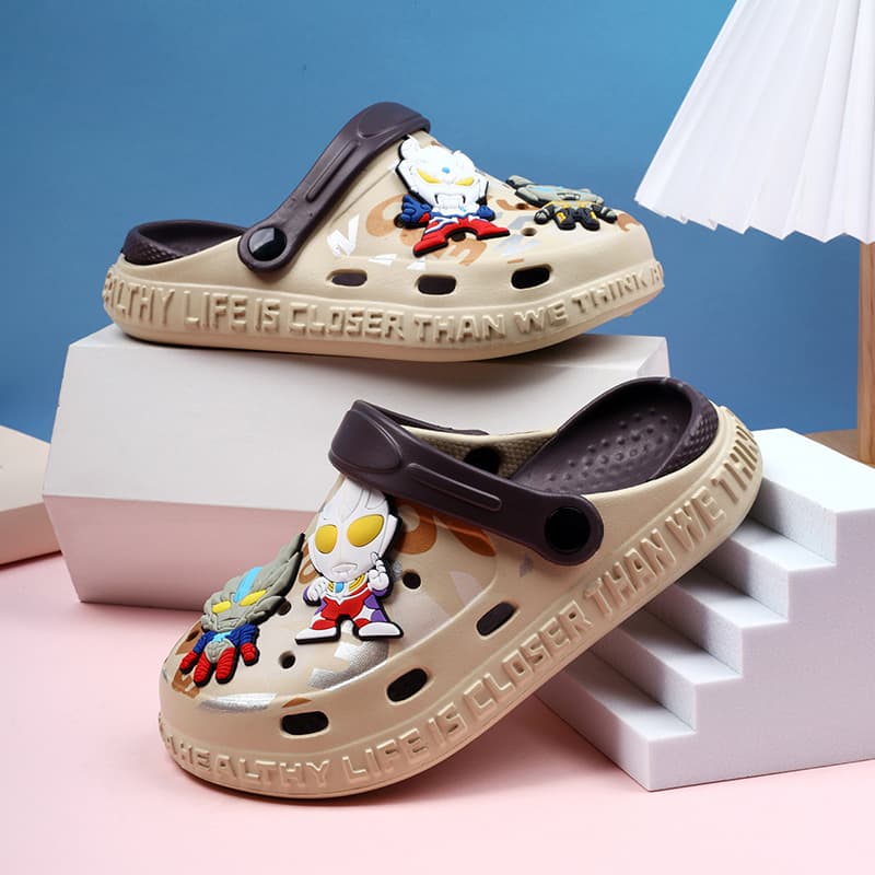 Children's Croc Shoes Thick-Soled Outerwear Summer New Cartoon Ultraman Beach Sandals Non-Slip Indoor Slippers for Children and Middle-Aged Children